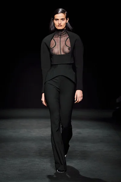 Look 14
